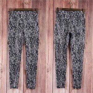 Spanx Womens Size XL Faux Leather Snake Skin Print Leggings Black Gray White